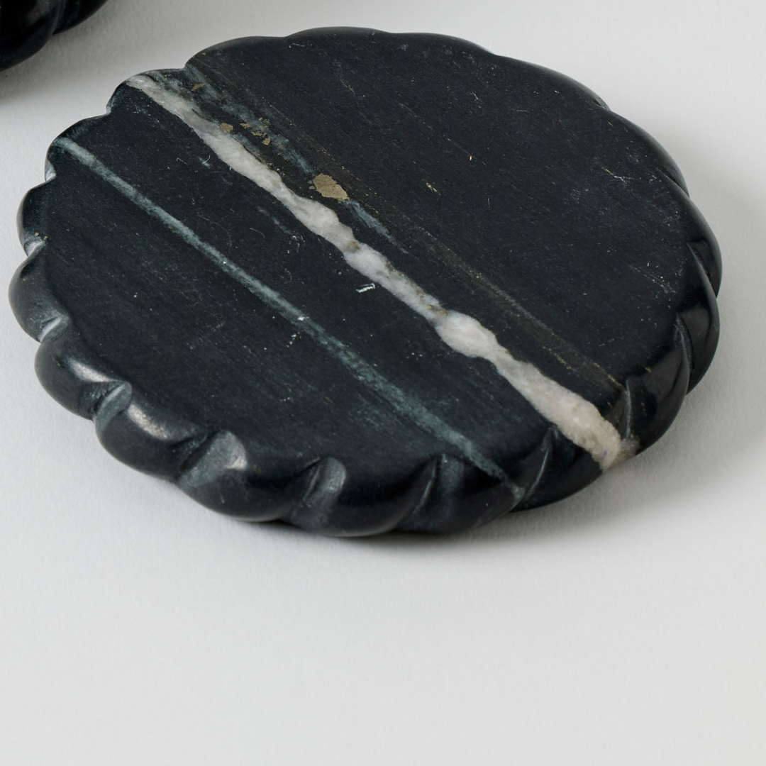 Scallop Marble Tray Nero